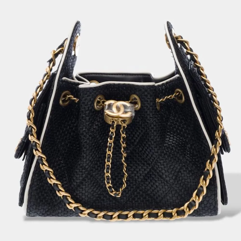 CHANEL Shoulder Bag